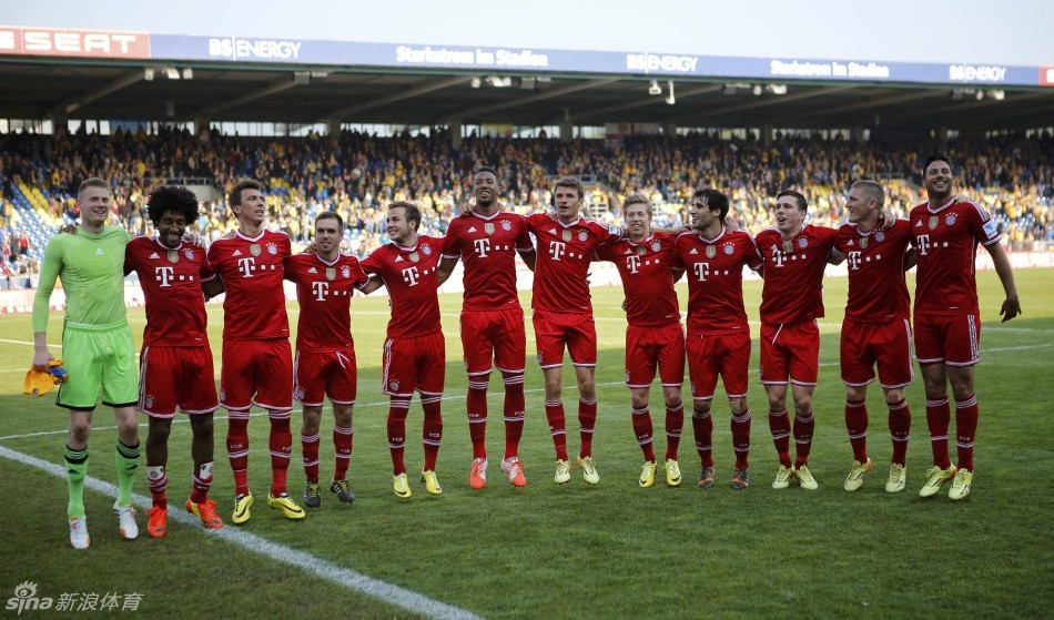 活塞逆转击败开拓者，坎宁安和邓罗关键表现助力取胜，展现强大韧性。