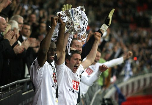 记者：丘库埃泽目前最有可能去富勒姆，土超俱乐部没报价