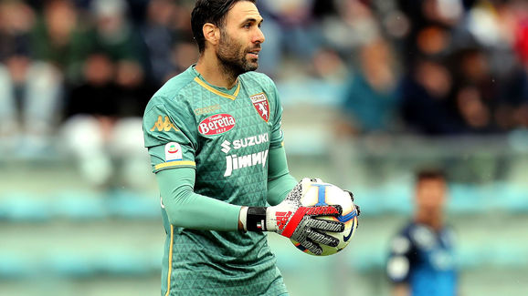 北青：邵佳一已成国足新帅主要候选人之一（北青：邵佳一进入国足新帅核心候选名单）