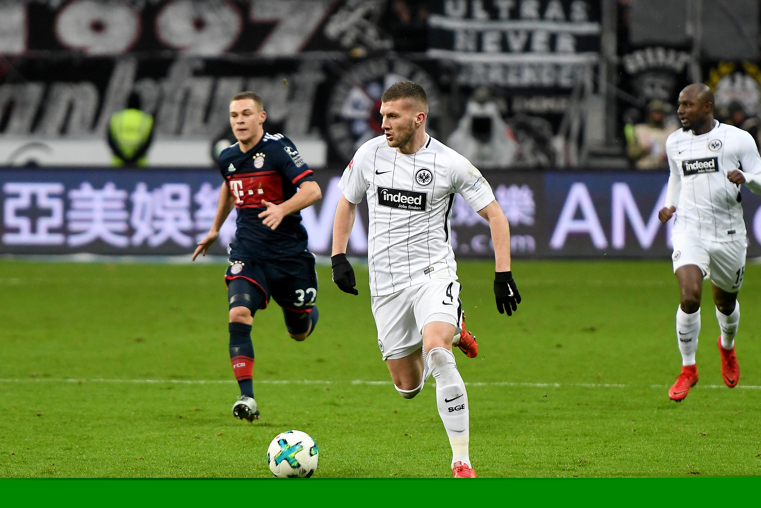 太阳报：喀麦隆队主帅虽被解雇，但仍将奥纳纳选入非洲杯名单