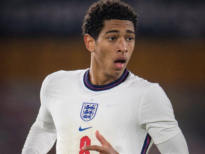 关键球打成后教练激动怒吼