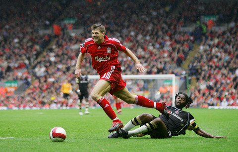 英超半场：沃尔特马德挑射破门，纽卡暂3-0埃弗顿