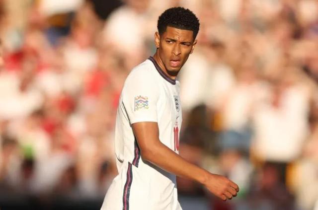 卡利亚里vs萨索洛 比萨vs拉齐奥