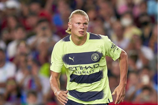 每体：阿根廷队在西班牙集训，球迷热情高涨只为一睹梅西风采