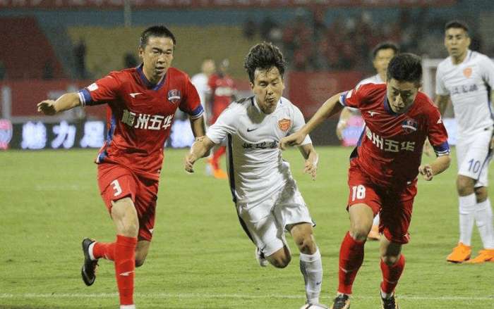 大连梭鱼湾足球场本赛季中超联赛观众总人数达874...